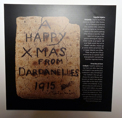 Picture of a biscuit inscribed with the words 'A Happy X-Mas from Dardanelles 1915'