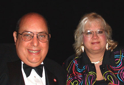 Portrait photo of Chuck and Donna Eddy
