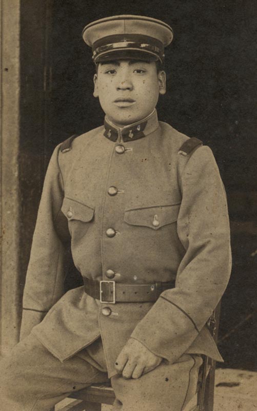 Japan attacks and captures Tsingtao, China