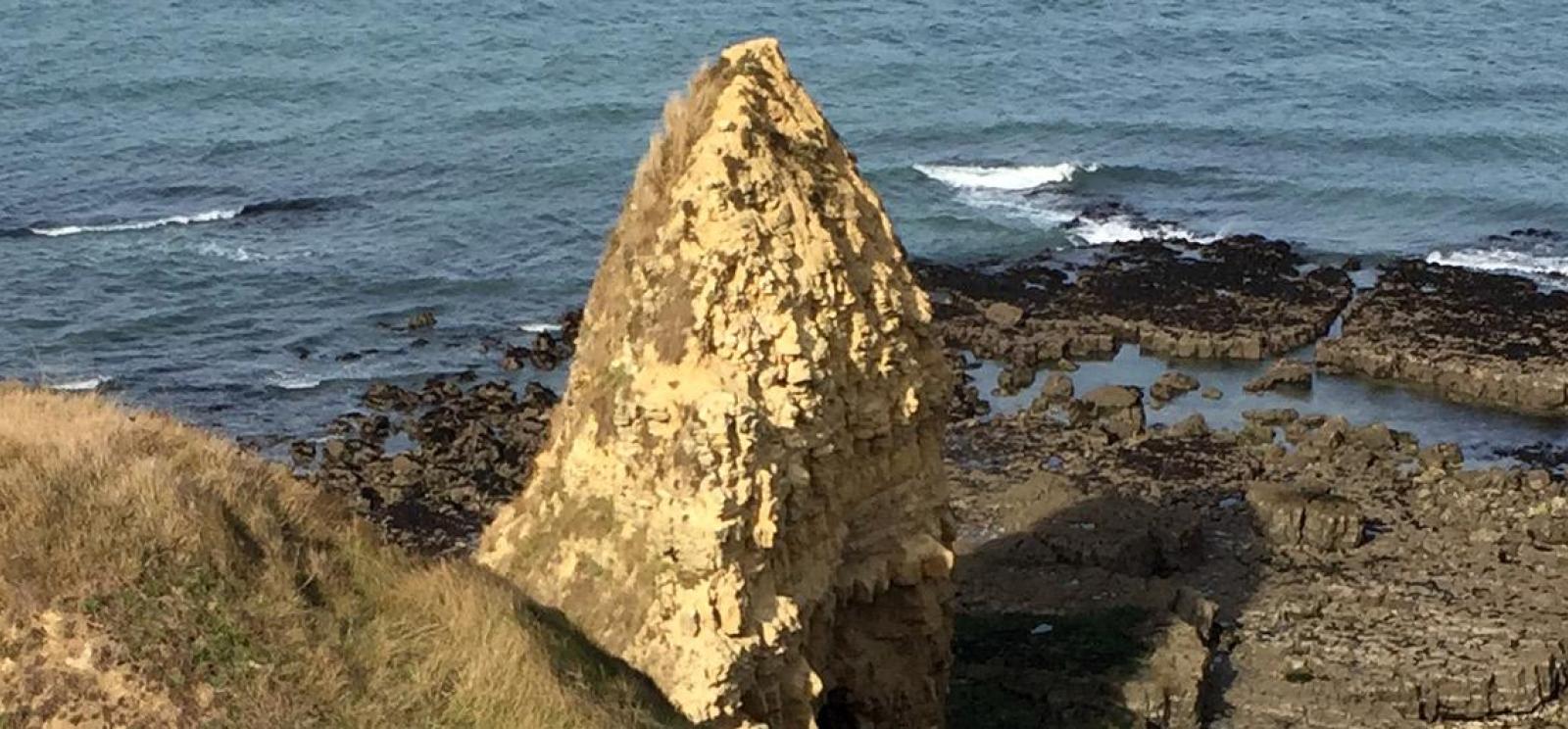 Modern photograph of a rocky shoreline